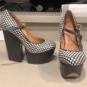Black/White Mary Janes Size 7